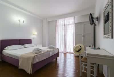 ΝΙΝΟΣ ΕΜΜΑΝΟΥΗΛ – MALION ROOMS – ΕΝΟΙΚΙΑΖΟΜΕΝΑ ΔΩΜΑΤΙΑ – ΜΗΛΟΣ ΚΥΚΛΑΔΕΣ