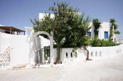 ΑΣΤΕΡΙΟΥ ΓΑΡΟΥΦΑΛΛΙΑ – ΕΝΟΙΚΙΑΖΟΜΕΝΑ ΔΩΜΑΤΙΑ JASMINE – ΠΑΡΟΙΚΙΑ ΠΑΡΟΣ ΚΥΚΛΑΔΩΝ