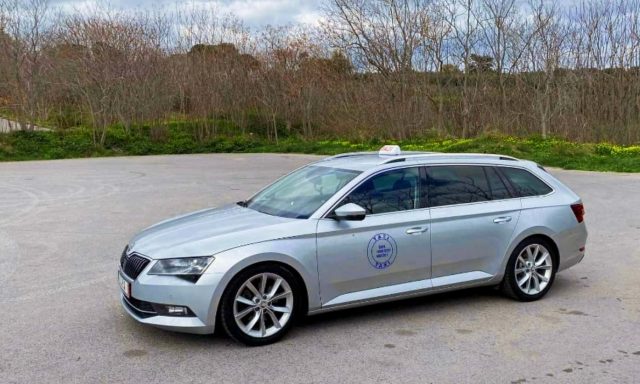 ΓΙΟΓΚΑΡΑ ΒΑΣΙΛΙΚΗ – CRETAN FAMILY TAXI – ΥΠΗΡΕΣΙΕΣ ΤΑΞΙ – ΗΡΑΚΛΕΙΟ ΚΡΗΤΗΣ
