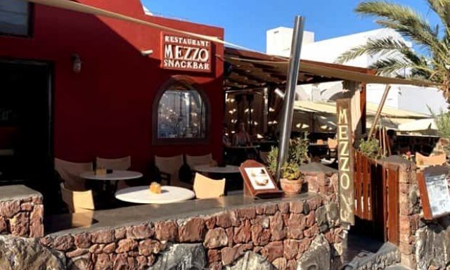 MEZZO CAFE – ΠΑΓΩΝΗΣ ΕΙΡΗΝΙΚΟΣ – ΚΑΦΕΤΕΡΙΑ – ΟΙΑ ΣΑΝΤΟΡΙΝΗ ΚΥΚΛΑΔΕΣ