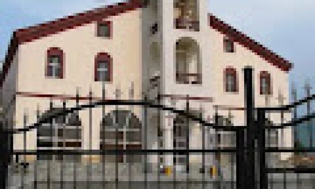 ΙΕΡΑ ΜΗΤΡΟΠΟΛΗ ΖΙΧΝΩΝ ΚΑΙ ΝΕΥΡΟΚΟΠΙΟΥ – ΝΕΑ ΖΙΧΝΗ ΣΕΡΡΕΣ